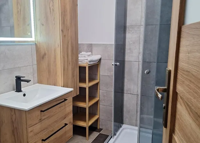 Cozy New With Balcony Познань