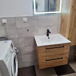 Cozy New With Balcony Apartment *