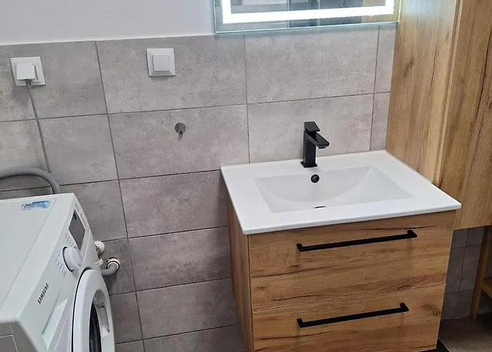 Cozy New With Balcony Apartman *